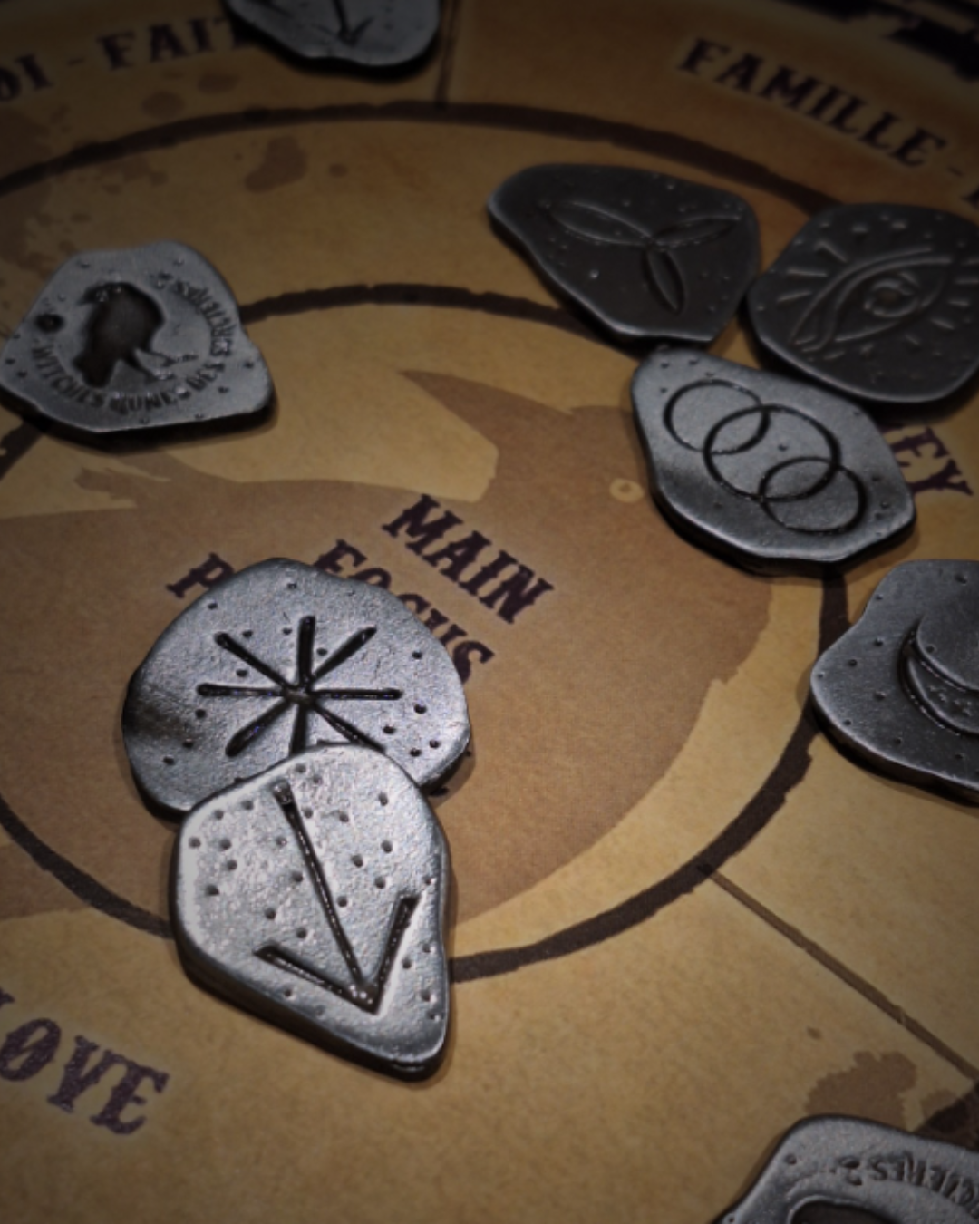 Runes sorcières en métal