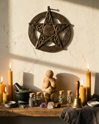 Pentacle sculpté en bois