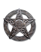 Pentacle sculpté en bois